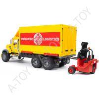 Фургон MACK DHL с погрузчиком и паллетами