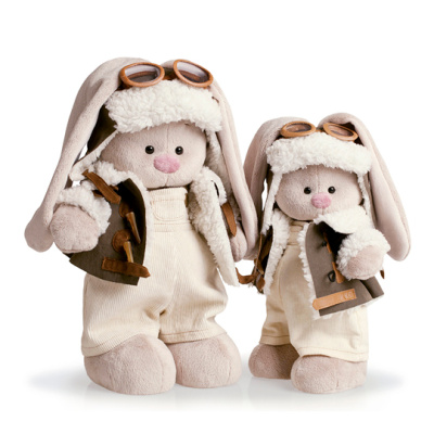 купить Мягкая игрушка Basik&Co Зайка Ми в куртке-пилот (большой)