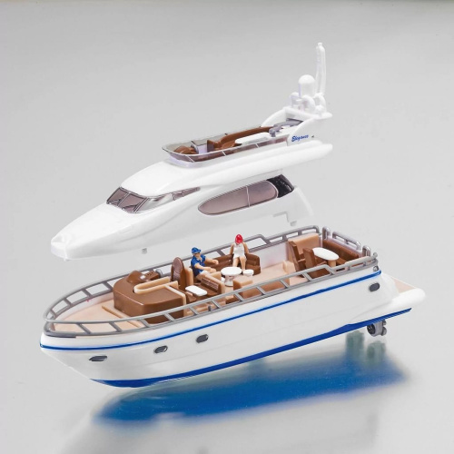 купить SIKU Грузовик-тягач с яхтой 1849