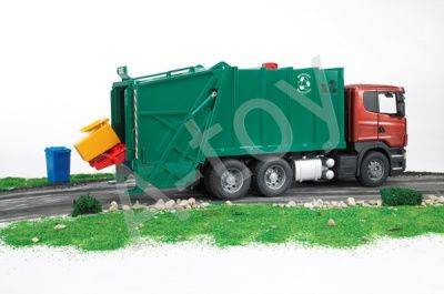 купить Bruder Мусоровоз Scania (зелёный фургон, красная кабина) (подходит модуль со звуком и светом H)