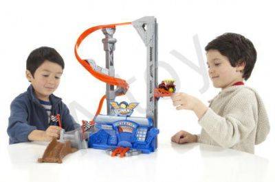 купить Tonka Chuck  Игровой набор Ремонтное депо