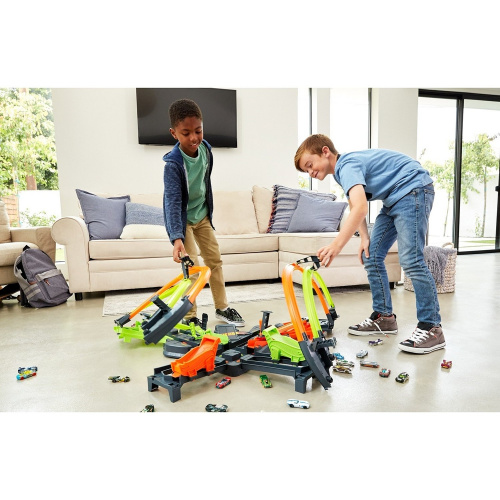 купить Конструктор трасс Hot Wheels Грандиозные столкновения GFH87