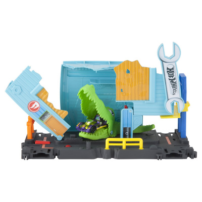 купить Набор игровой Hot Wheels Атака крокодила в гараже FNB06