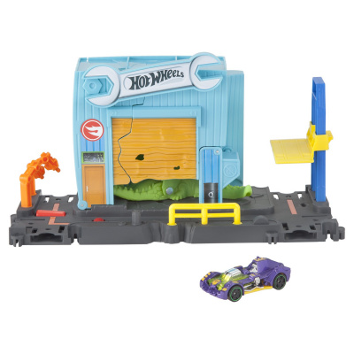 купить Набор игровой Hot Wheels Атака крокодила в гараже FNB06