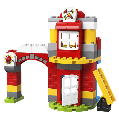 купить Конструктор LEGO DUPLO Town Пожарное депо 10903
