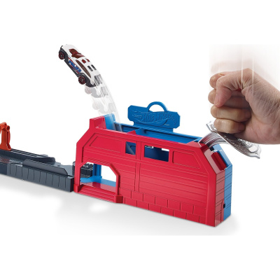 купить Набор игровой Hot Wheels Сити Воздушная атака дракона-робота GJL13