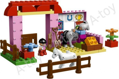 купить Конюшня (Лего 10500)