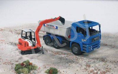 купить Bruder Самосвал MAN с гусеничным мини-экскаватором Schaeff HR16 (подходит модуль со звуком и светом H)