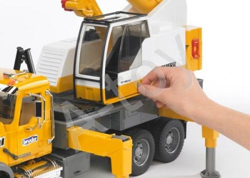 купить Bruder Автокран MACK 02-818