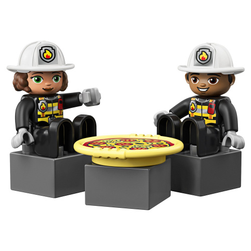 купить Конструктор LEGO DUPLO Town Пожарное депо 10903
