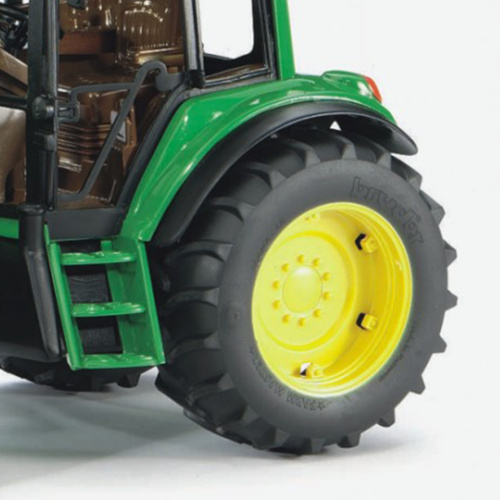 купить Погрузчик колёсный John Deere 6920 с ковшом